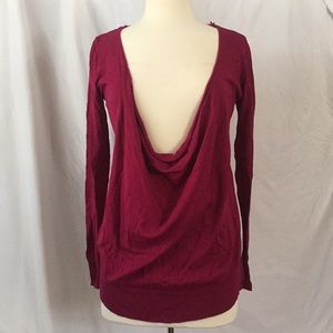 Kensie size S magenta low-cut light sweater